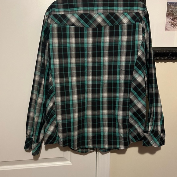 GUC Helix plaid button down flannel - Picture 2 of 4